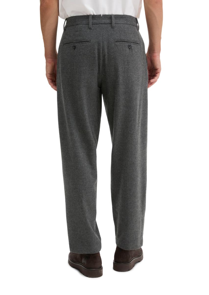 Herren Hose Model Bent