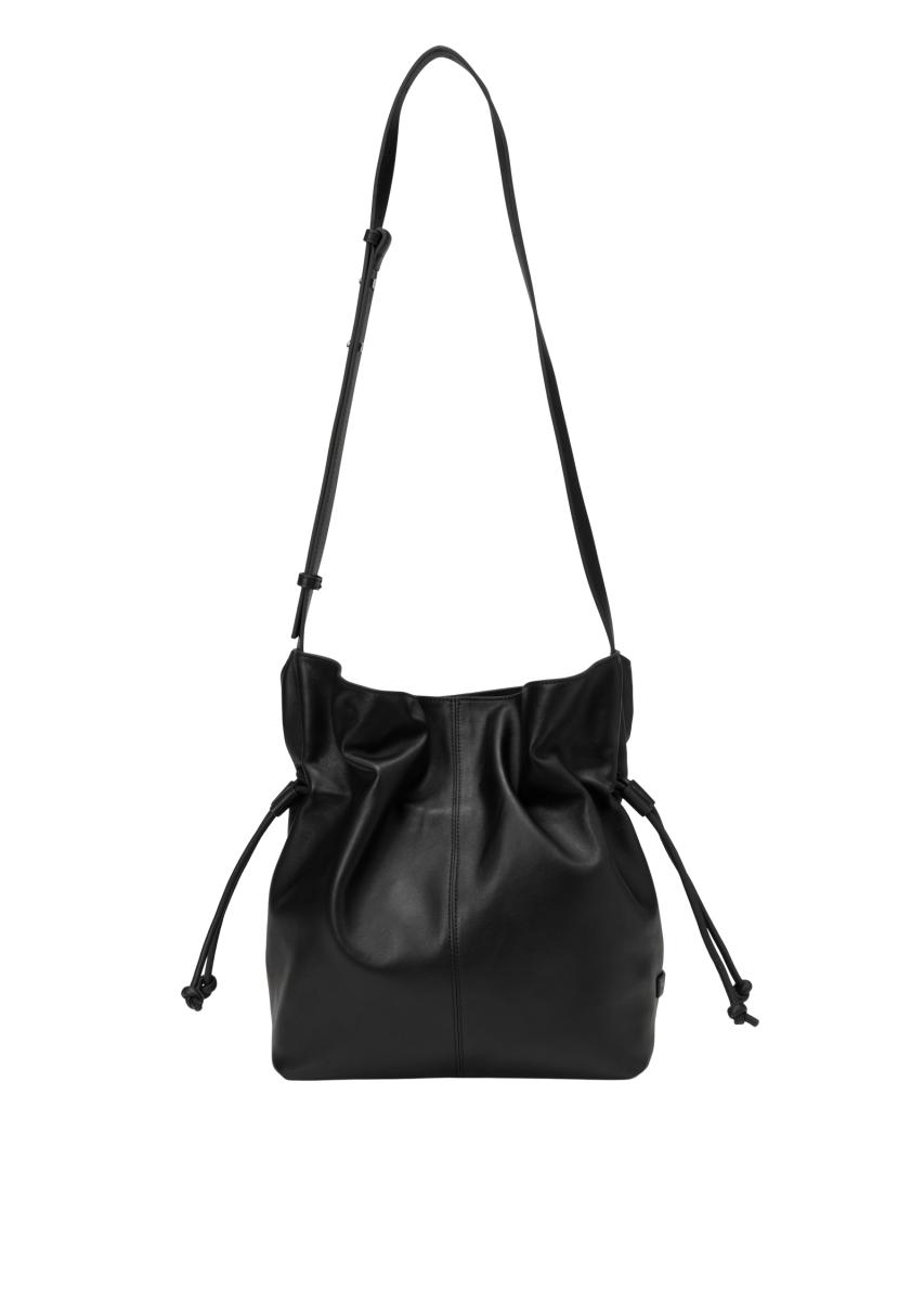 Schultertasche Model Sienna