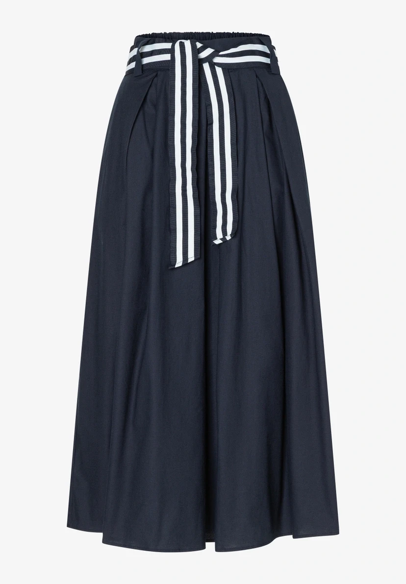 Baumwollrock mit Streifengürtel