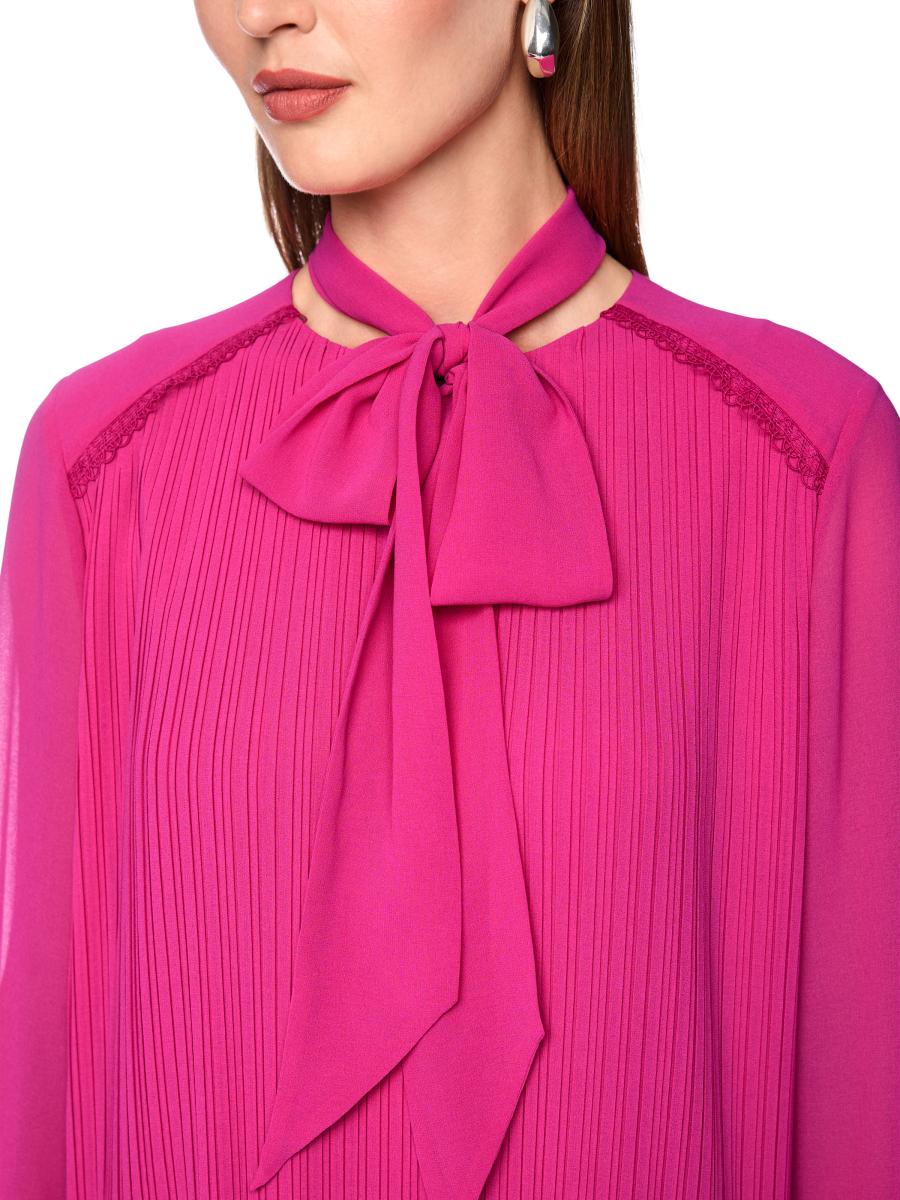 Kleid Mit Schluppe