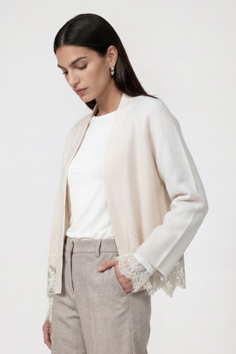 Damen Strickjacke mit Spitzenborte