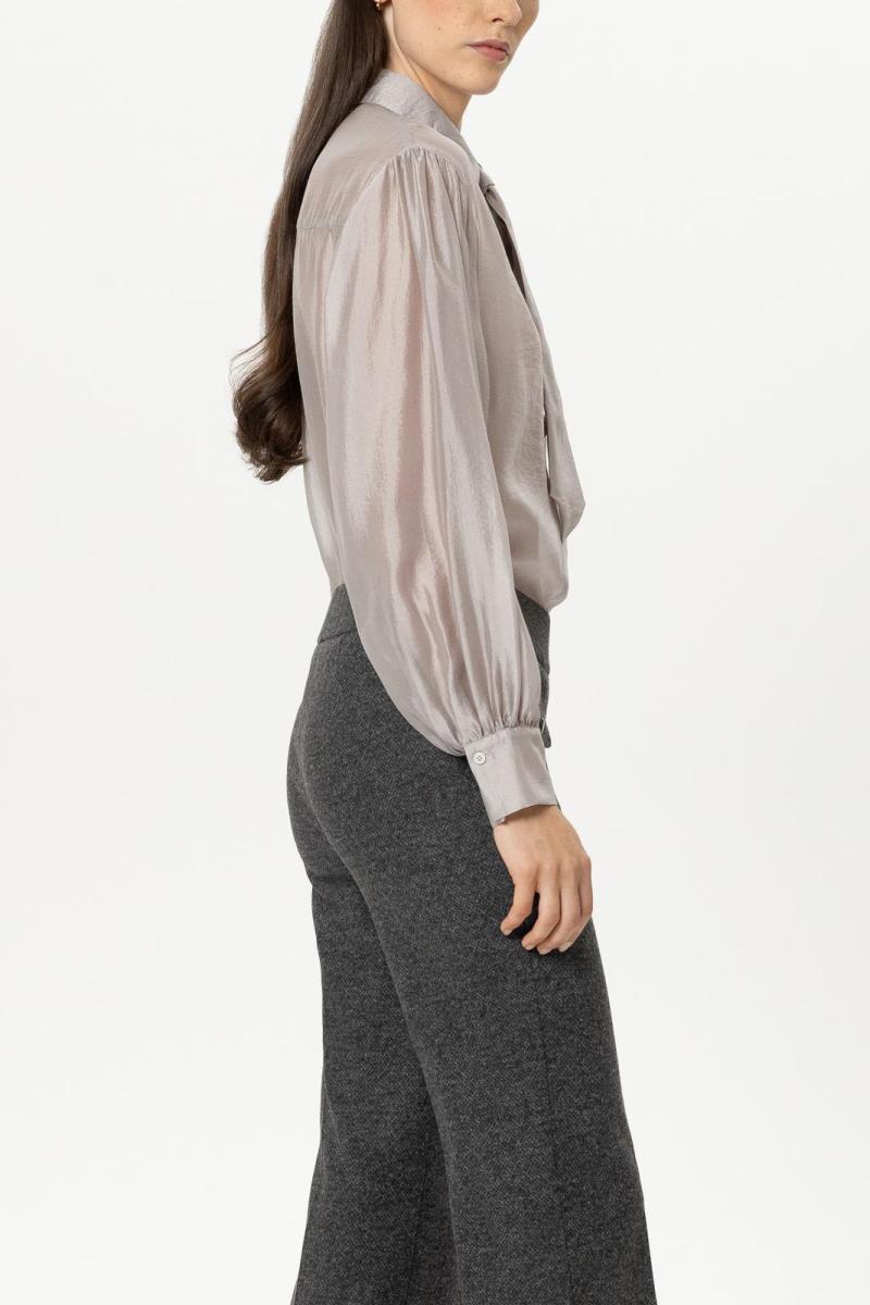 Semitransparente Hemdbluse