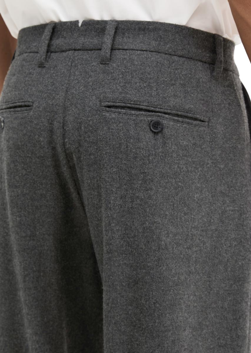 Herren Hose Model Bent
