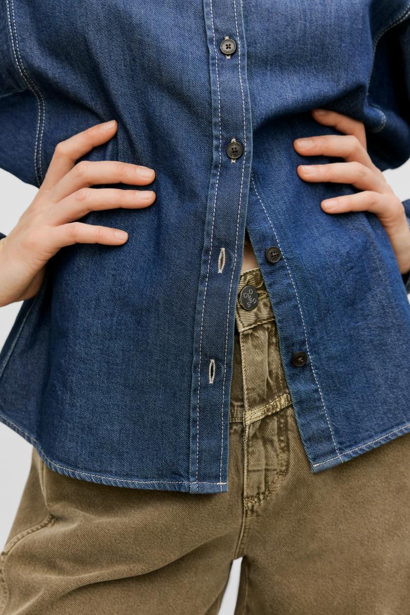 Taillierte Denim-Bluse