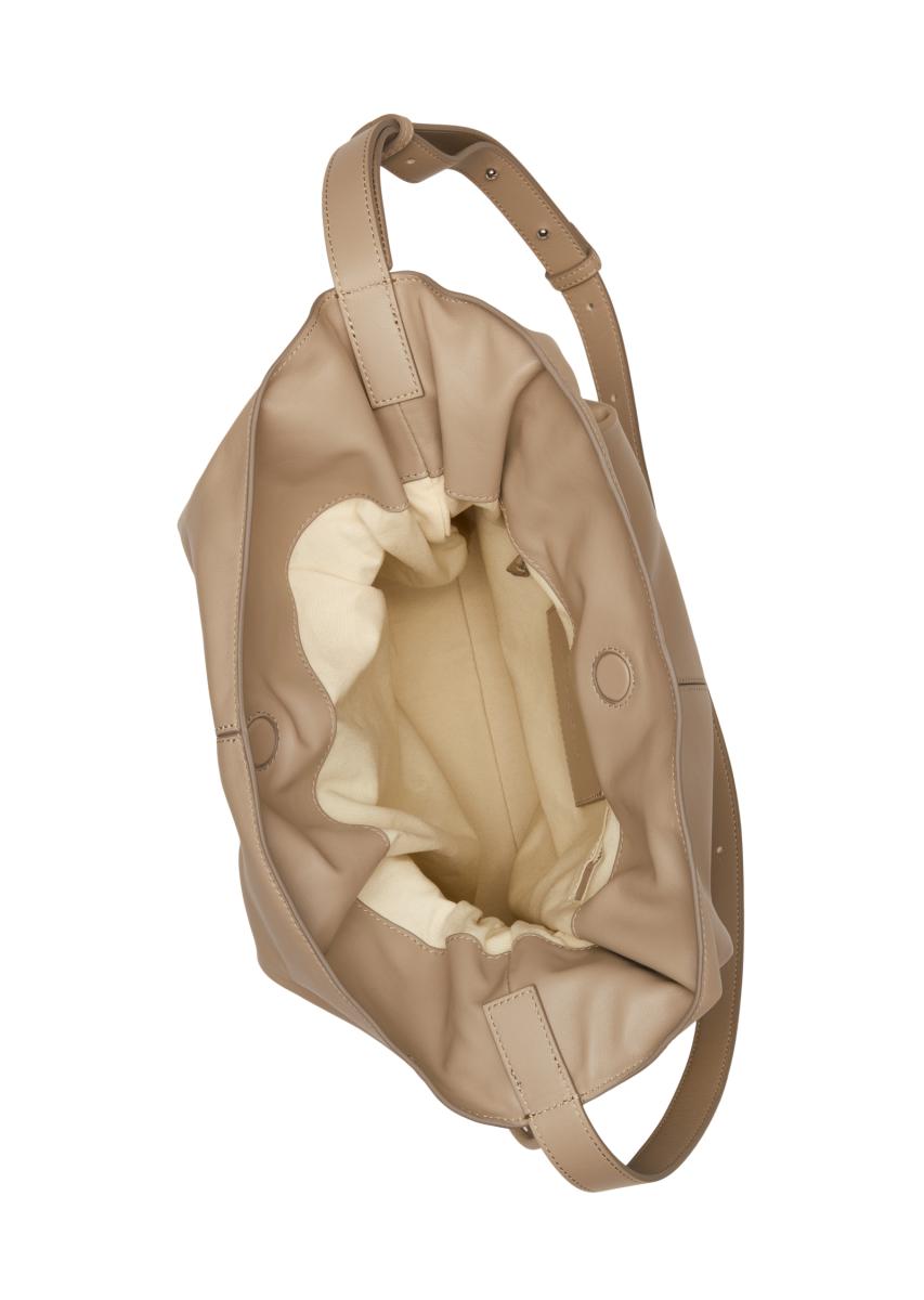 Schultertasche Model Sienna