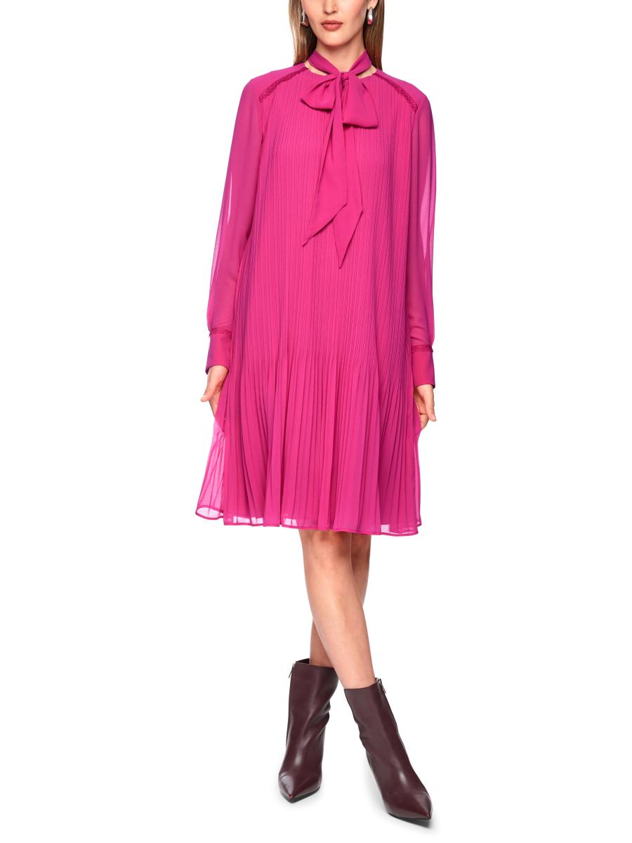 Kleid Mit Schluppe