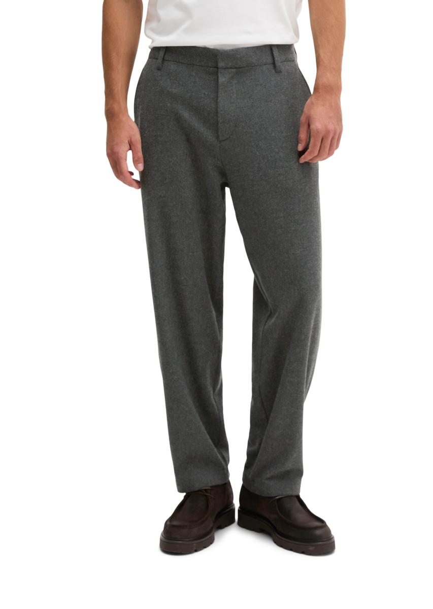 Herren Hose Model Bent